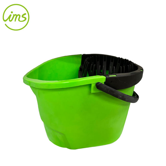 Made in Malaysia Plastic Bucket With Wringer For Mop Cleaning